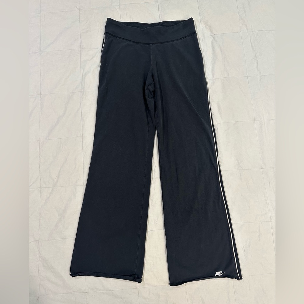Nike yoga pants size small